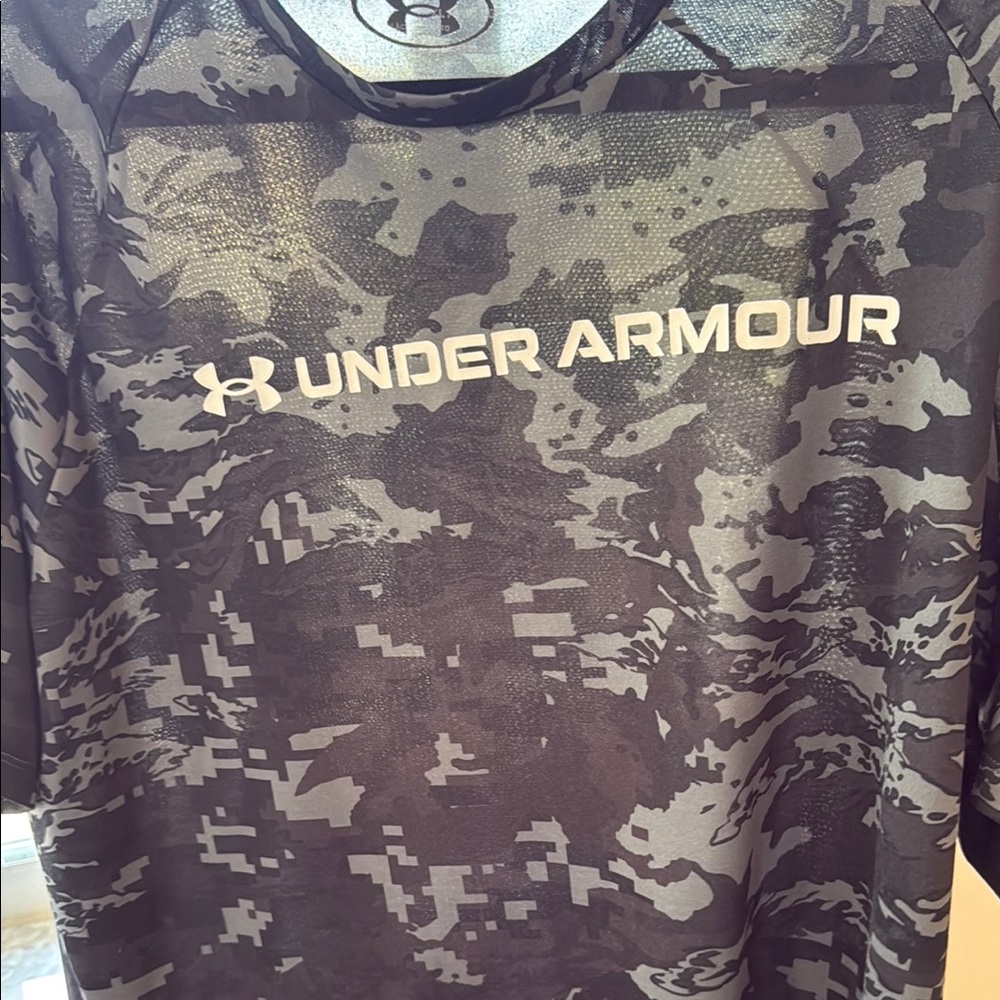 Under Armour Dark Camouflage Tee - Picture 3 of 4